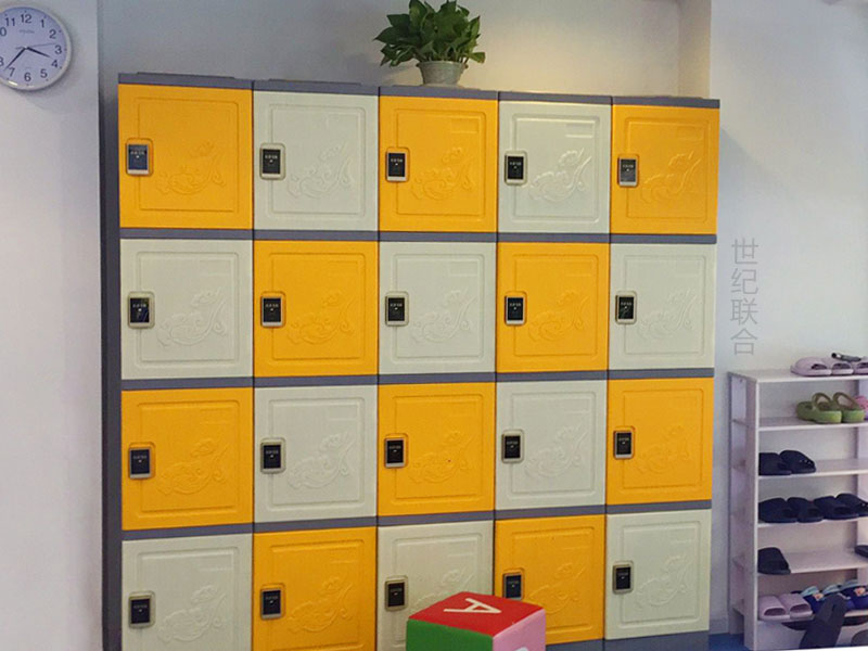 解決方案：四層柜繽紛橙配玉脂白+感應(yīng)鎖