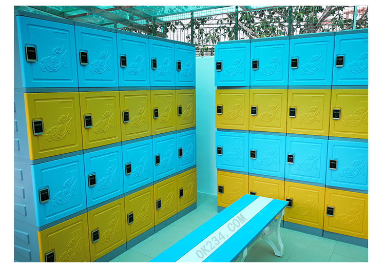 工程案例實拍:石墨藍+繽紛橙+IC感應(yīng)鎖 四層塑料更衣柜儲物柜案例:石墨藍+繽紛橙+IC感應(yīng)鎖